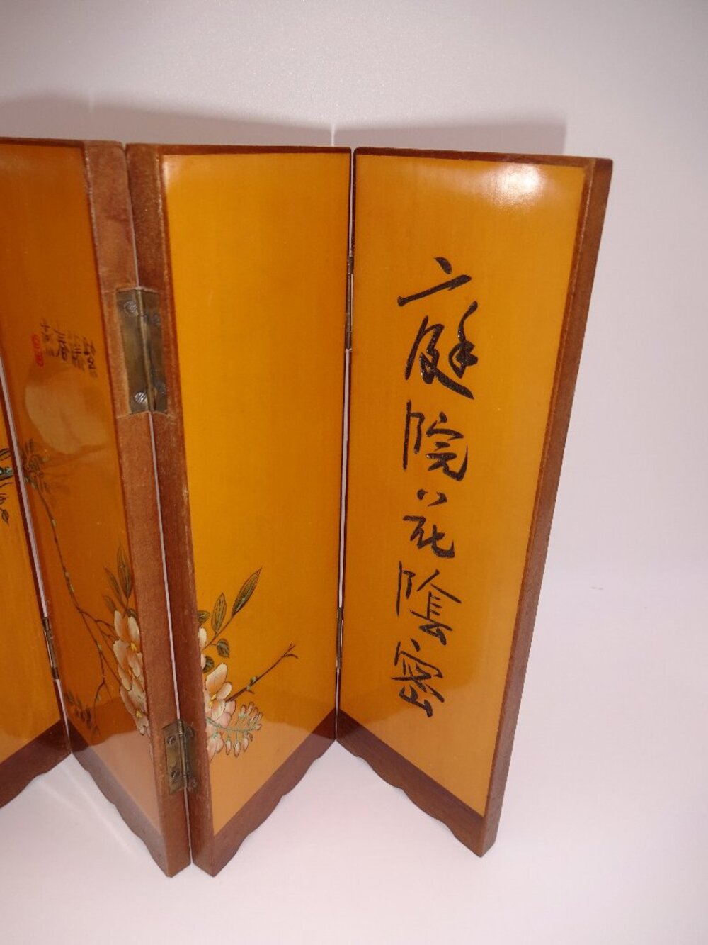 Vintage Mini Chinese 6-Panel Folding Wood Tabletop Screen Swallows Blossoms - Picture 4 of 10